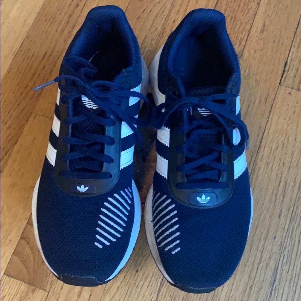 Adidas Swift Run sneakers